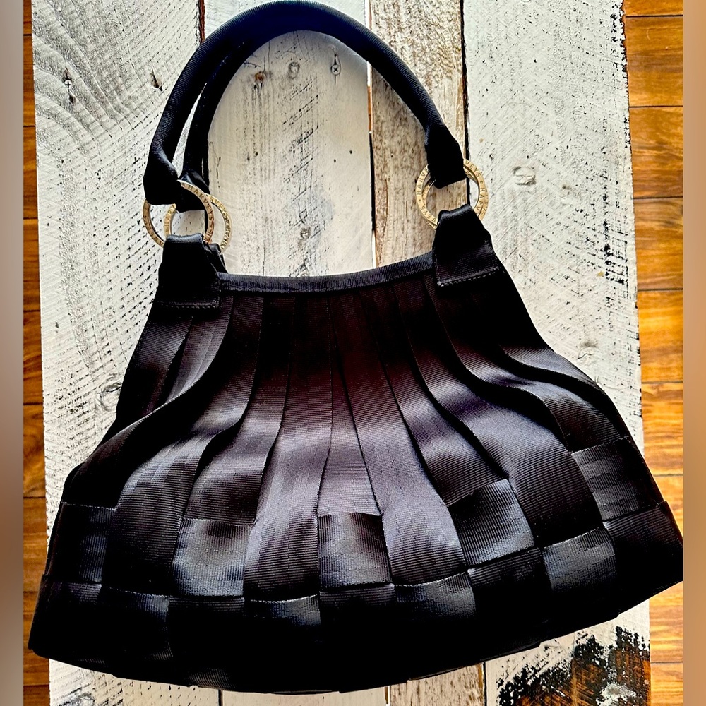 Harveys seatbelt large Stella bag 🖤
